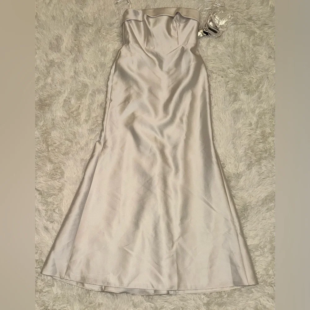 NEW Alfred Sung Strapless Ivory Satin Trumpet Gown SZ 6 - Picture 3 of 10